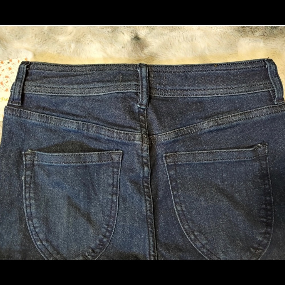 Free People | Dark Denim Raw Hem Biker Jean Shorts | Trendy Mom Bottoms | 26 NWT - Picture 7 of 10